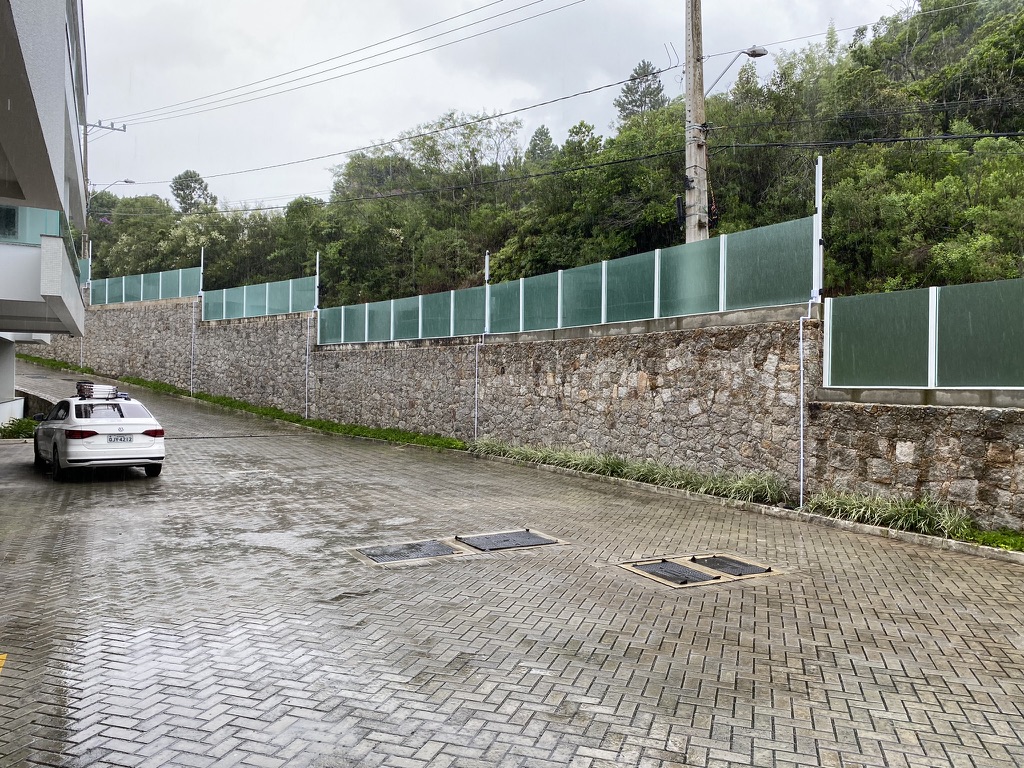 Instalação real da Josten para controle de acesso veicular